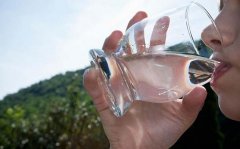 那年溫總理提醒人們重視水對(duì)人體的污染 那年溫總理提醒人們重視水對(duì)人體的污染