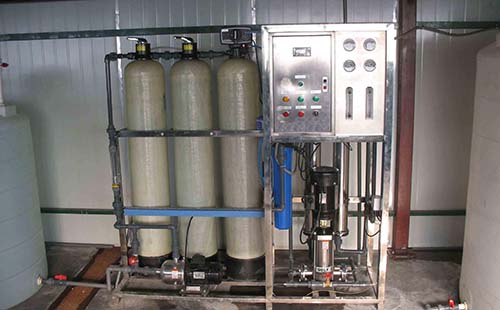 利用二級反滲透設(shè)備進行除鹽