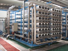 純水反滲透裝置的作用及其在水處理領域中的應用 純水反滲透裝置的作用及其在水處理領域中的應用